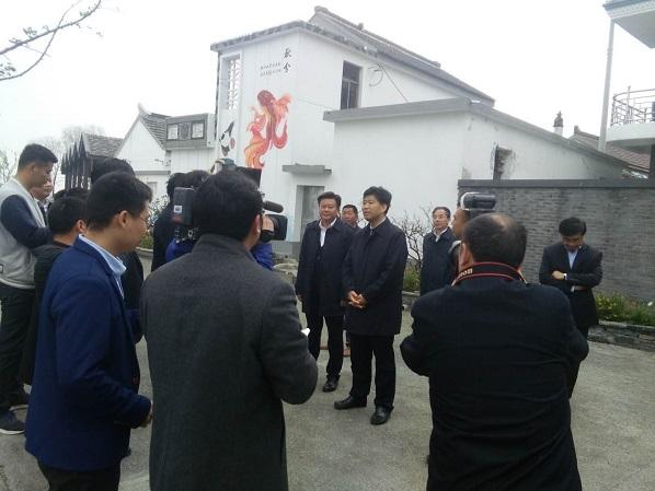 泰州市委領導、興化市委領導等到梁緣建科項目現場檢查指導工作